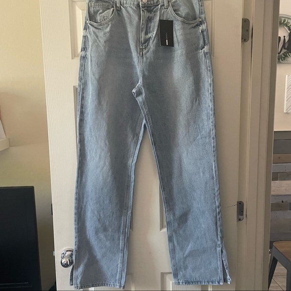 🔥 NWT Fashion Nova Side Slit Blue Jeans - Picture 2 of 4